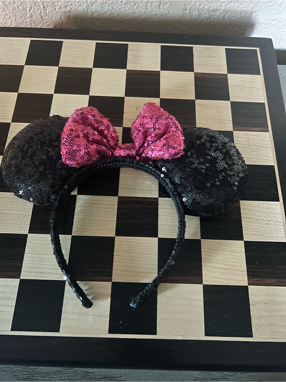 Girls/Women VTG~Y2K Black Sequin Ear Headband with Pink Sequin Bow